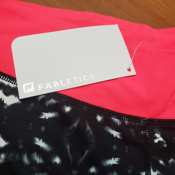 Womens Fabletics workout Capri pants - Picture 2 of 7